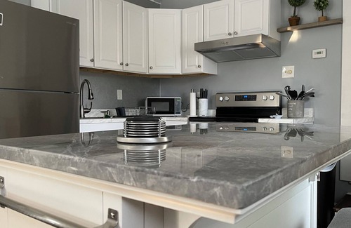 Northampton Apartment | Beautiful studio apartment close to downtown Northampton!