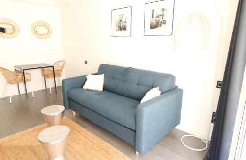 Cannes City Centre Apartment | Beautiful studio at the Grand Hotel Residence with sunny balcony 138