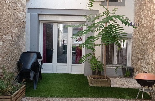 Cuxac-dʼAude Apartment | Beautiful studio close to tourist sites