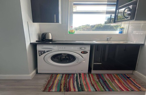 Acton Apartment | Beautiful Studio in London