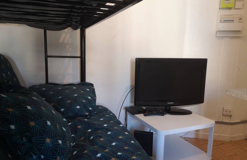 Quartier de la Goutte-d'Or Apartment | Beautiful Studio near Sacré Coeur