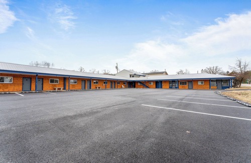 Indian Point Condo | Beautiful Studio with Resort Style Amenities!