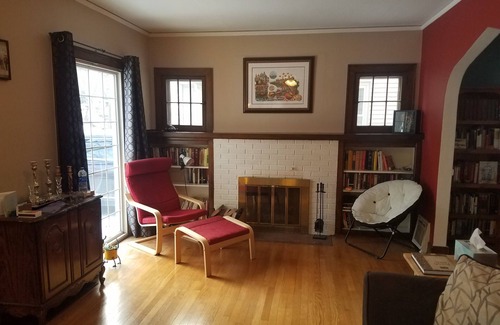 South Bend House | Beautiful Sun-filled home for Notre Dame Football Weekends