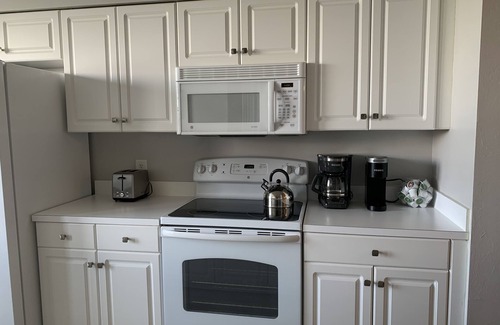 Naples Apartment | Beautiful Sunset on Golf course 20 minutes from Beach