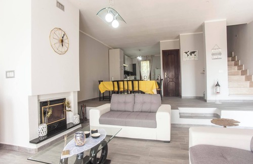 Sarroch House | Beautiful “Sweet House Pula” with Sea View, Wi-Fi, Garden & Terrace