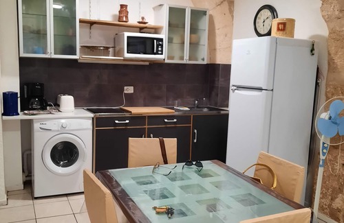Montpellier City-Centre Apartment | BEAUTIFUL T2 45m2 HISTORICAL CENTER - ECUSSON