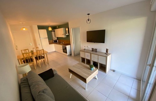 Toulon Apartment | Beautiful T2 with swimming pool - near park