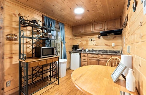 Markham Cabin | ★Beautiful Texas ranch retreat with lake.cabin#1 ★