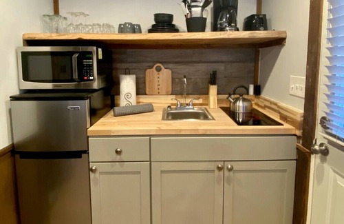 Topton Cabin | Beautiful Tiny Cabin Near Lake Nantahala and the Great Smoky Mountains