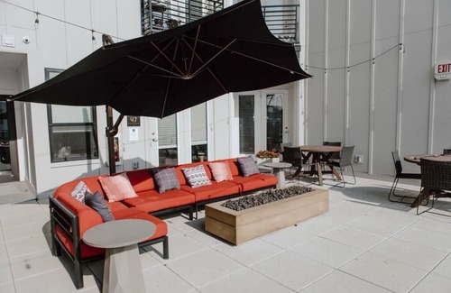 Indianapolis Condo | Beautiful Top Floor 1BR with Free Parking & River View