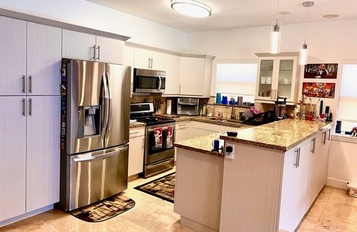 Coral Way House | Beautiful Townhouse with private pool near Coconut Grove, Coral Gables, M. Bch