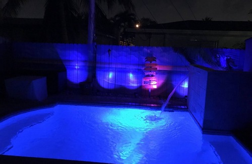 Coral Way House | Beautiful Townhouse with private pool near Coconut Grove, Coral Gables, M. Bch