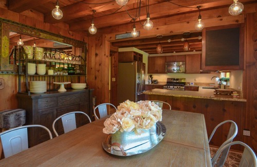Canandaigua Cabin | Beautiful Traditional Log Cabin