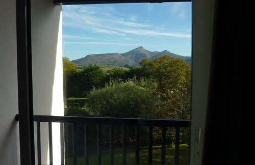 Urrugne House | Beautiful traditional Basque type house, close to St Jean de Luz and the beaches.