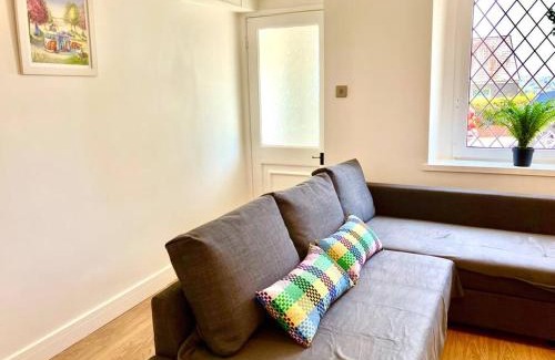 Margam House | Beautiful Two Bedroom Cottage