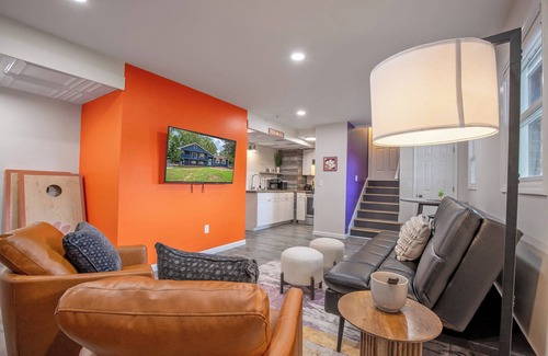 Seneca House | Beautiful Updated Clemson Lake House - 4 Miles from Downtown Clemson and the Stadium