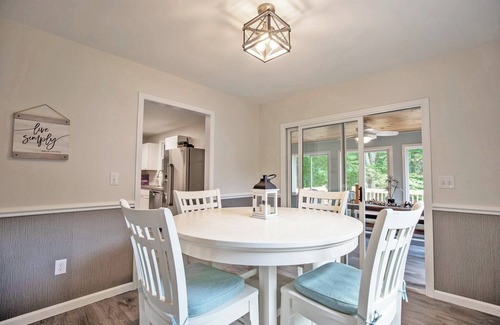 Seneca House | Beautiful Updated Clemson Lake House - 4 Miles from Downtown Clemson and the Stadium