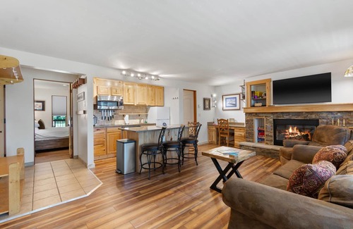 Bend Condo | Beautiful updated one bedroom condo at Seventh Mountain Resort.