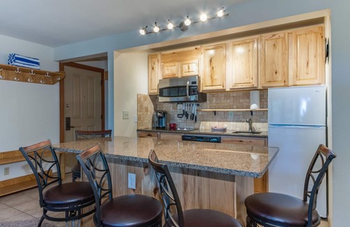 Bend Condo | Beautiful updated one bedroom condo at Seventh Mountain Resort.