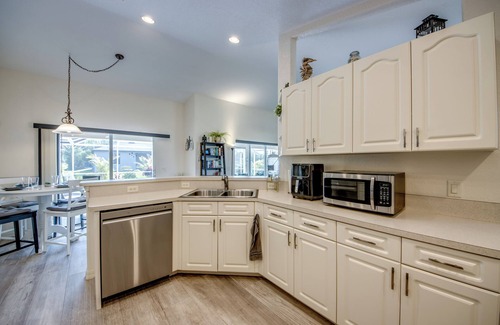 Gulf Cove House | Beautiful vacation villa on Florida's west coast-pool, Wi-Fi; last minute +short times