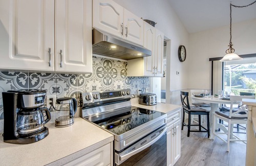 Gulf Cove House | Beautiful vacation villa on Florida's west coast-pool, Wi-Fi; last minute +short times