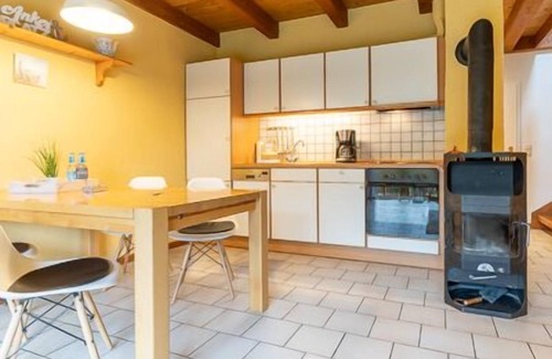 Vollerwiek Apartment | Beautiful vacation apartment for up to 4 people with balcony and dogs are welcome