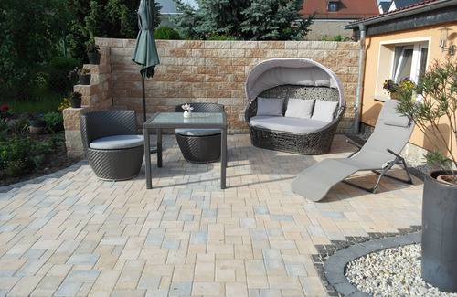 Radebeul House | Beautiful vacation home in the immediate vicinity of v. Altkötzschenbroda, parking space at the house