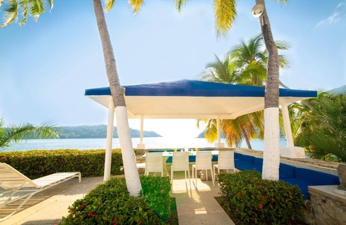 Pichilingue House | Beautiful Villa Aldila with Direct Beach Access in Acapulco