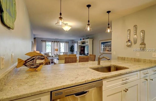 Palmetto Dunes Villa | Beautiful Villa steps from the beach, golfing, restaurants, and much more!
