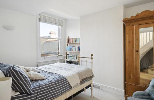 Exeter House | Beautiful Victorian Home on Peaceful Green Square
