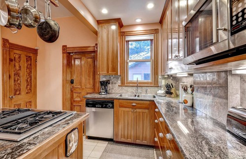 Whittier House | Beautiful Victorian Home Historical Landmark. Downtown Denver, walk 2 everything