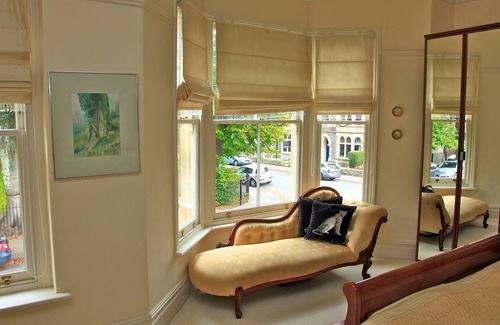 Pontcanna House | Beautiful Victorian House/pretty garden/central location. Beach/sea/castles