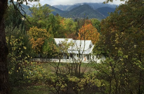Weaverville House | Beautiful Victorian Downtown 4 bedrooms 3 bath sleeps 10 pp for $595