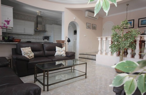 Los Pocillos Villa | Beautiful Villa with sea view and heated pool, prime location in Lanzarote.