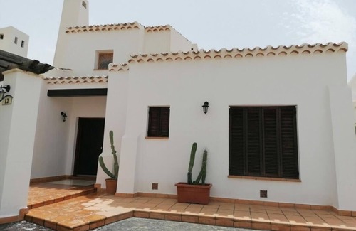 Caserio Los Tarquinos Villa | Beautiful Villa Blenda with Private Pool,wifi and Full Sky Package!