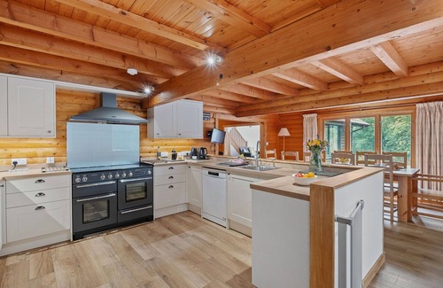 Torlundy House | Beautiful villa for 10 guests with WIFI, pets allowed and parking