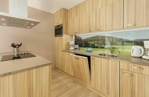Medebach House | Beautiful villa for 12 people with pool, WIFI, hot tub, TV, terrace and parking