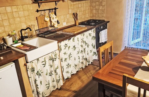 Pescia Villa | Beautiful villa for 2 guests with WIFI, private pool and panoramic view