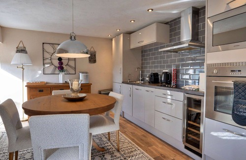 Buxton House | Beautiful villa for 2 people with WIFI