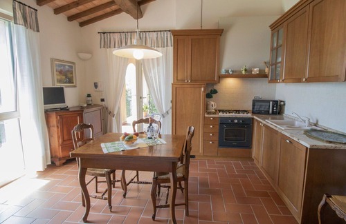 Magione Villa | Beautiful villa for 4 guests with hot tub, A/C, private pool, WIFI, TV and patio