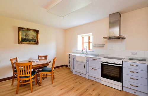 Craven Arms House | Beautiful villa for 4 people with pool, WIFI