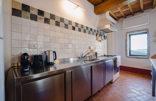 Casole d'Elsa House | Beautiful villa for 4 people with A/C, WIFI, TV, balcony and parking