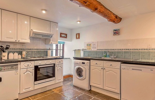 South Cheriton House | Beautiful villa for 4 people with WIFI, TV and pets allowed