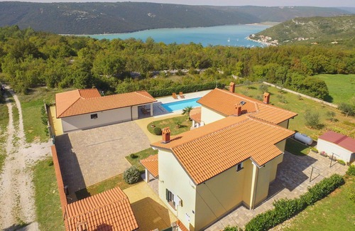 Trget House | Beautiful villa for 5 guests with A/C, private pool, WIFI, TV, terrace and parking