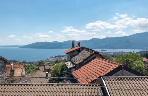 Arizzano House | Beautiful villa for 5 guests with WIFI, TV and patio