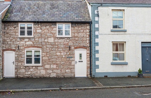 Caerwys House | Beautiful villa for 6 people with WIFI, TV and pets allowed