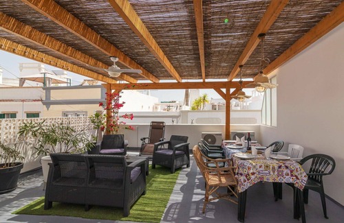 Olhao House | Beautiful villa for 6 guests with A/C, WIFI, TV, patio and parking