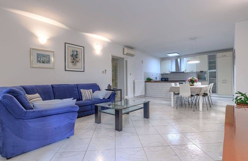 Topid House | Beautiful villa for 6 people with private pool, A/C, WIFI, TV, terrace and parking