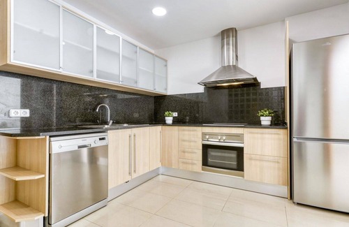 Figueres House | Beautiful villa for 7 people with A/C, WIFI, TV, terrace and parking