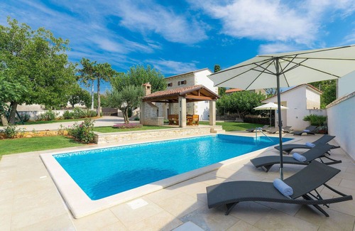 Municipality of Zminj House | Beautiful villa for 7 people with WIFI, A/C, private pool, TV, terrace and parking